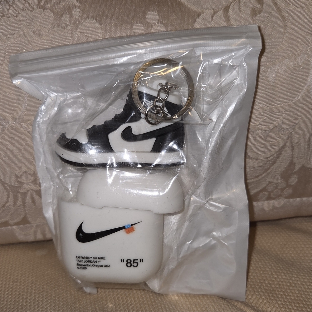 Nike Black and White AirPods Case with Keychain